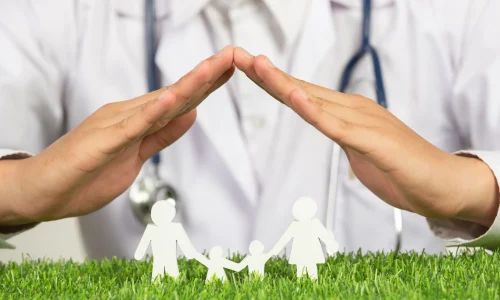close-up-picture-doctor-s-hands-posting-symbol-home-family-member-model